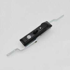 A product identified as DSC_2131 features a black metal latch with a lock and two silver extending arms, displayed against a plain white background.