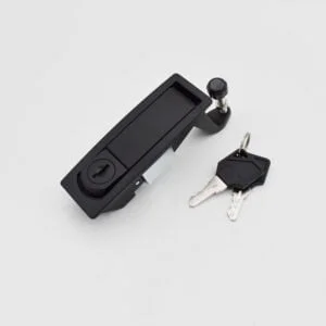 An MS606 (1) latch in black, featuring a lock mechanism and accompanied by two silver keys, set against a white background.