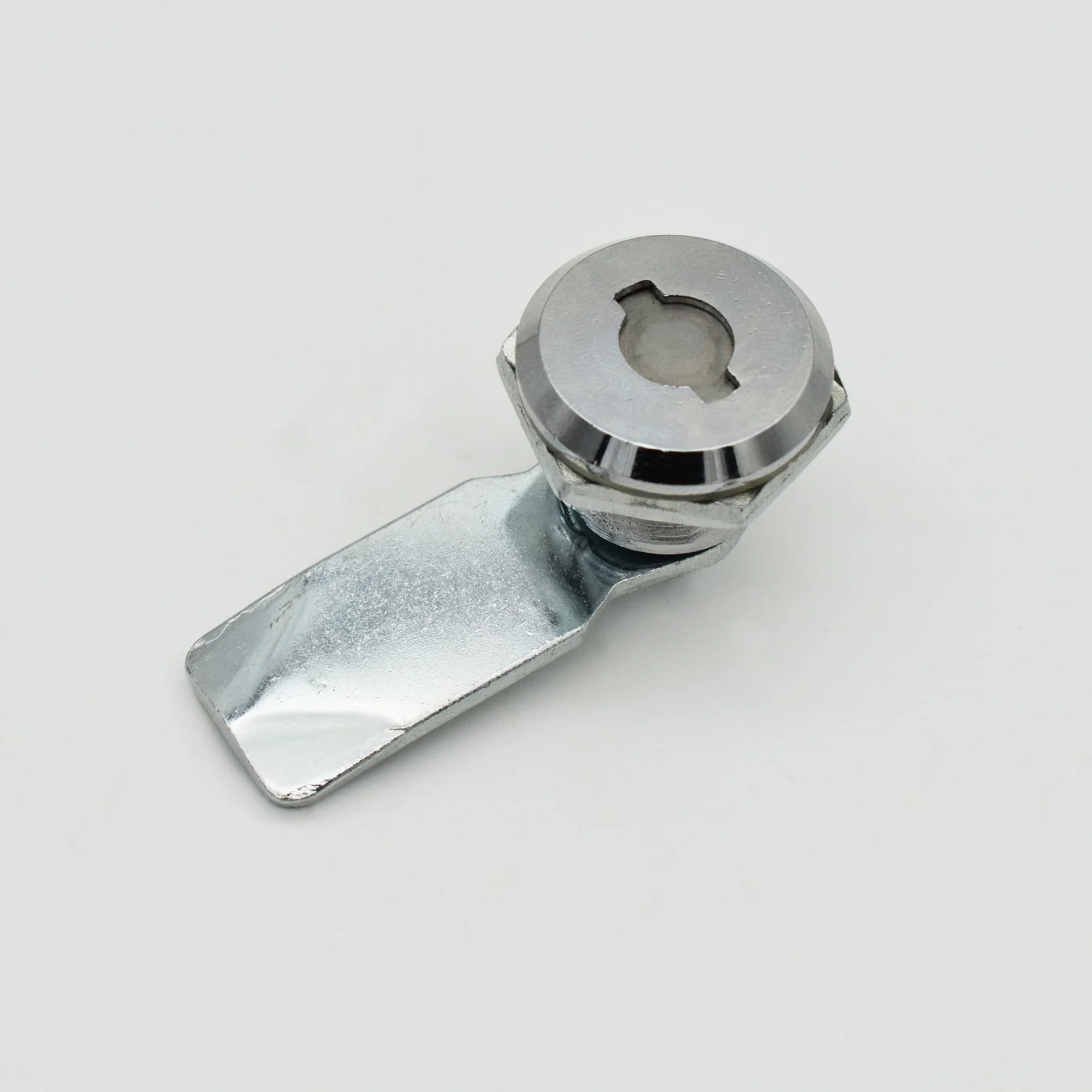 Detailed view of the MS722 metal cam lock featuring a flat latch set against a white background.