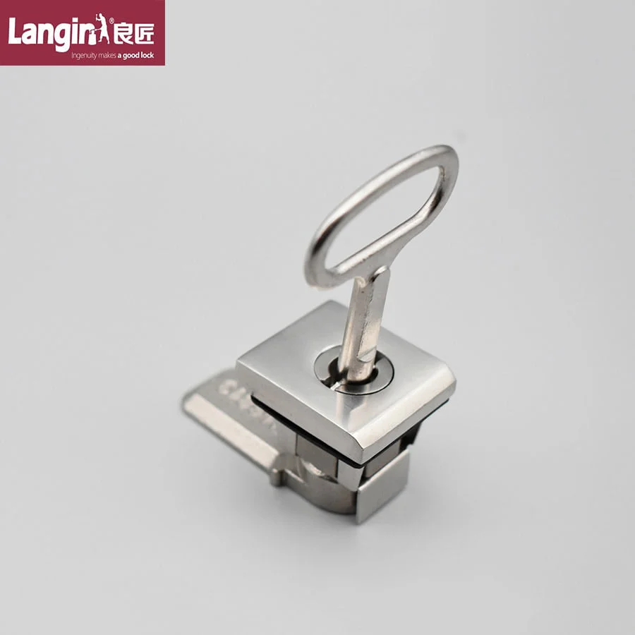 An MS813锁-4 square metal lock with an inserted key, showcasing a red Langir logo in the top left corner on a plain white background.